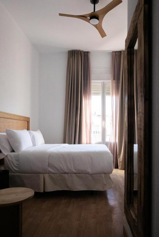 Albergue Luthia Puerta Del Sol Madrid Exterior foto