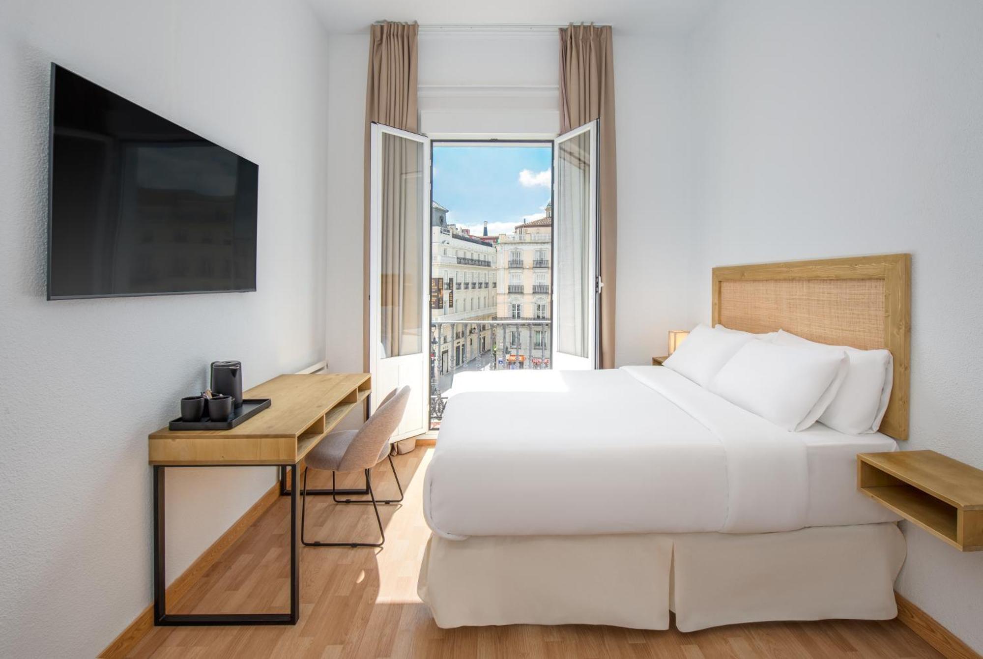 Albergue Luthia Puerta Del Sol Madrid Exterior foto