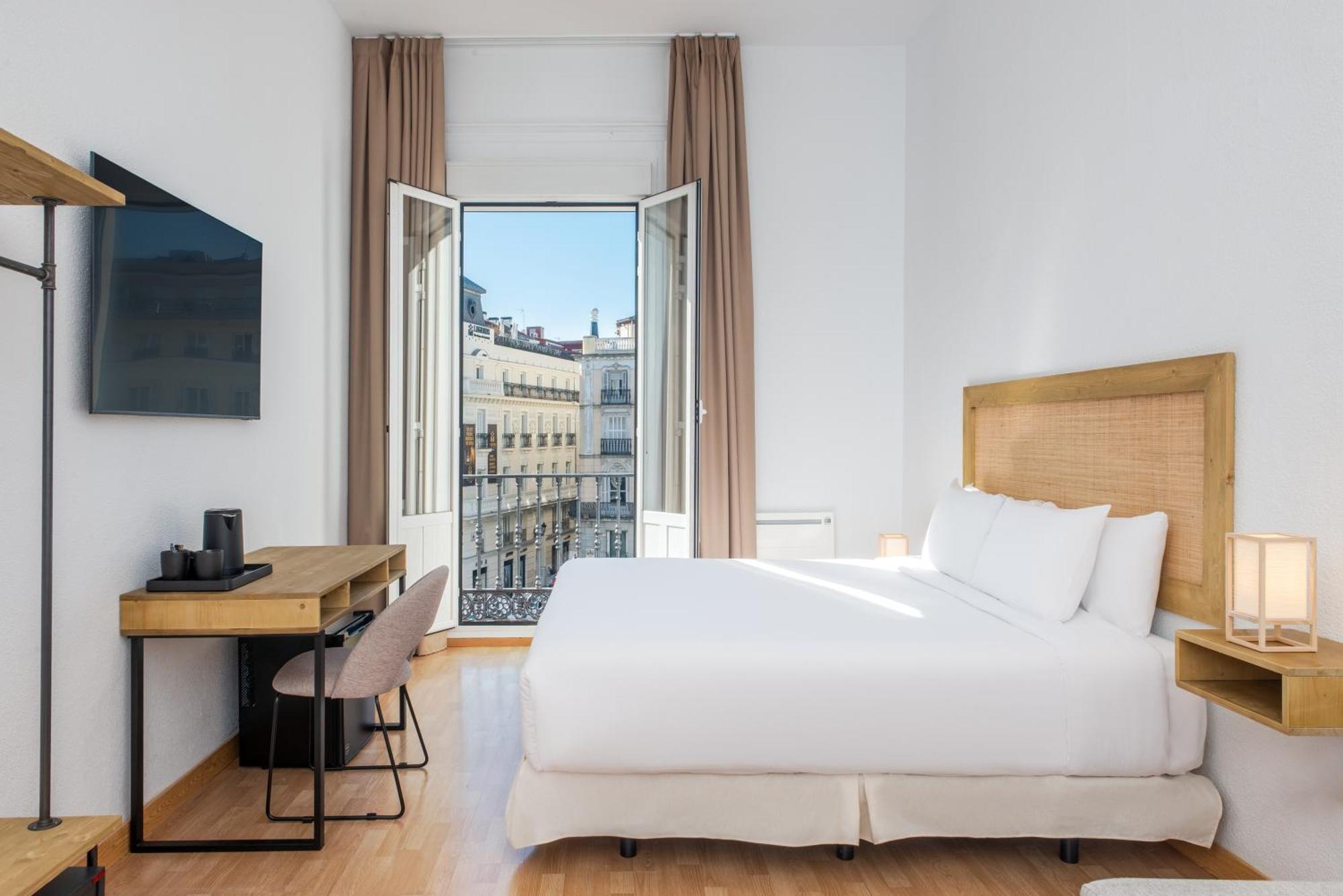 Albergue Luthia Puerta Del Sol Madrid Exterior foto