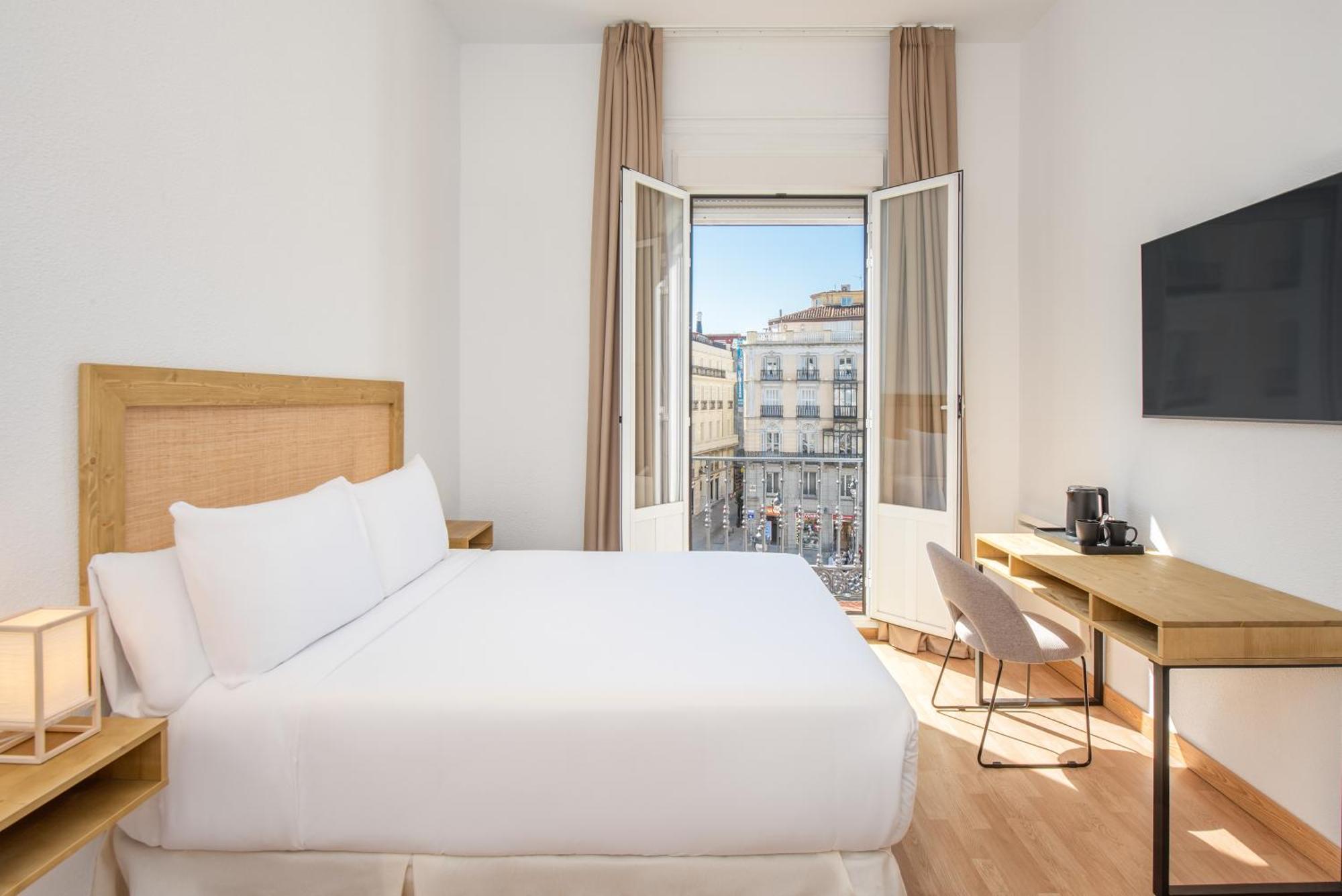 Albergue Luthia Puerta Del Sol Madrid Exterior foto