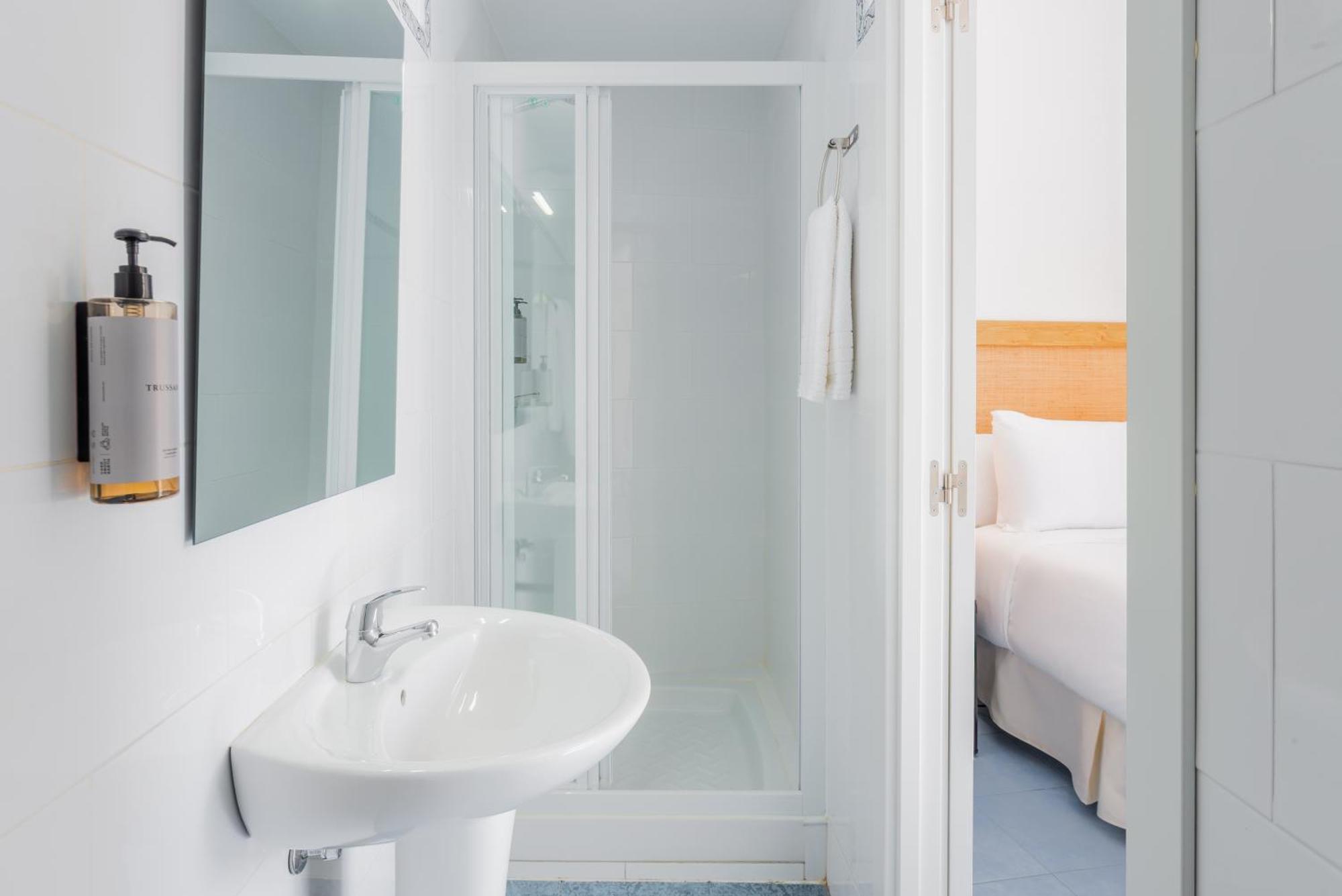 Albergue Luthia Puerta Del Sol Madrid Exterior foto