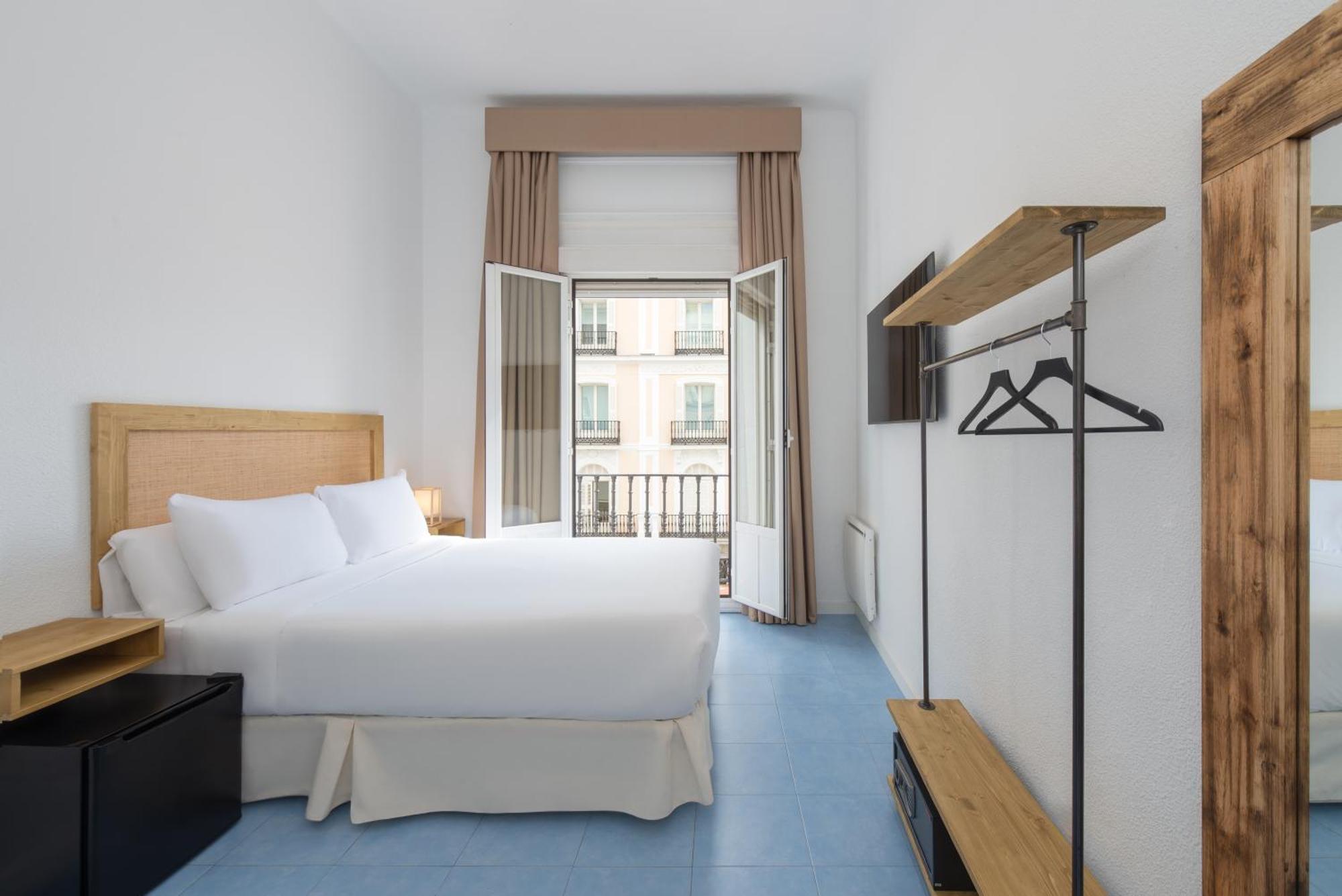 Albergue Luthia Puerta Del Sol Madrid Exterior foto