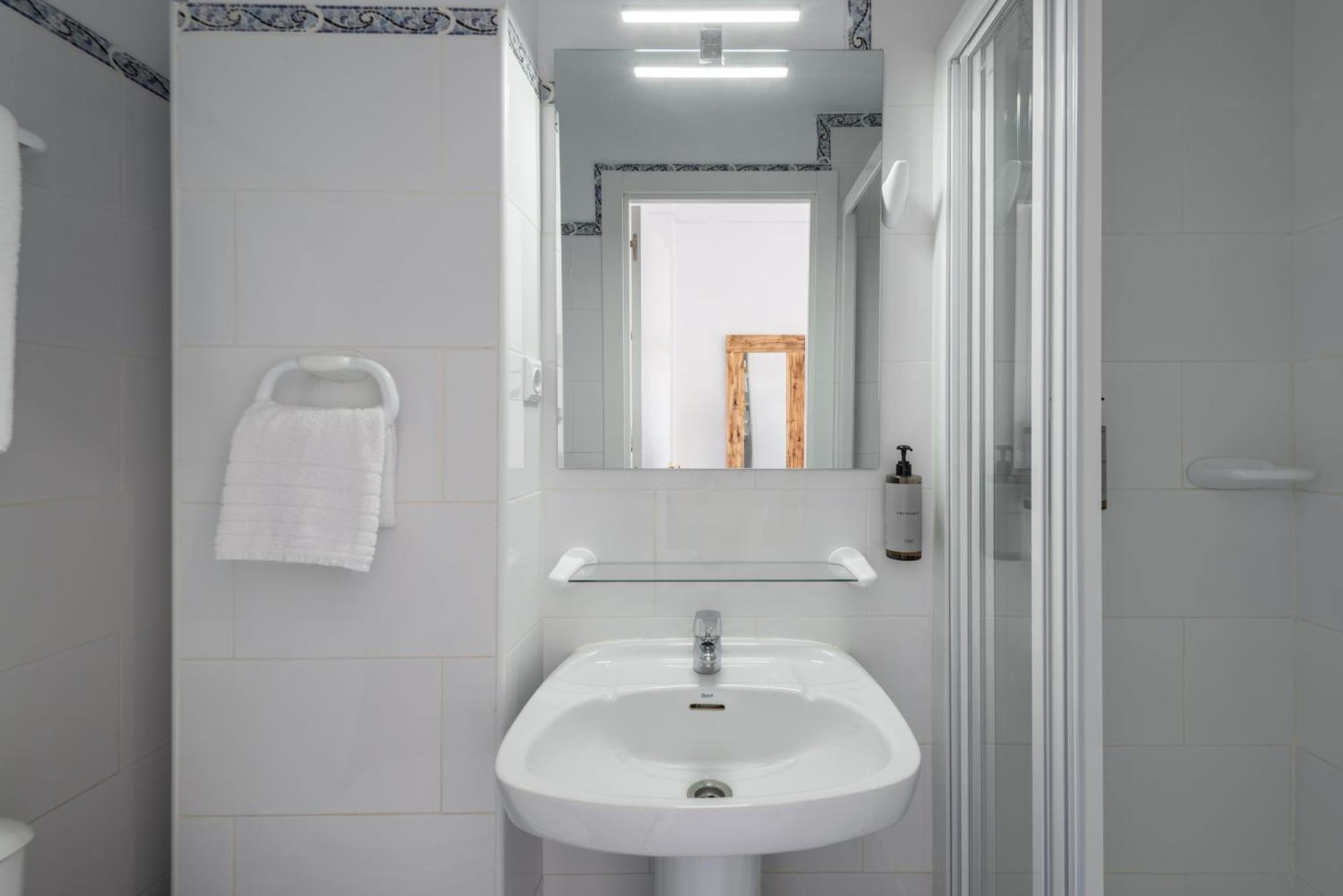 Albergue Luthia Puerta Del Sol Madrid Exterior foto