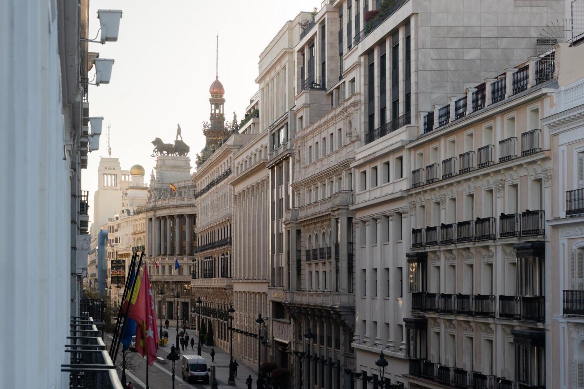 Albergue Luthia Puerta Del Sol Madrid Exterior foto